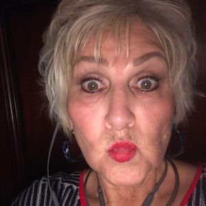 Meet your Posher, Diana